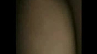 Арабская брюнетка здорово скачет на члене